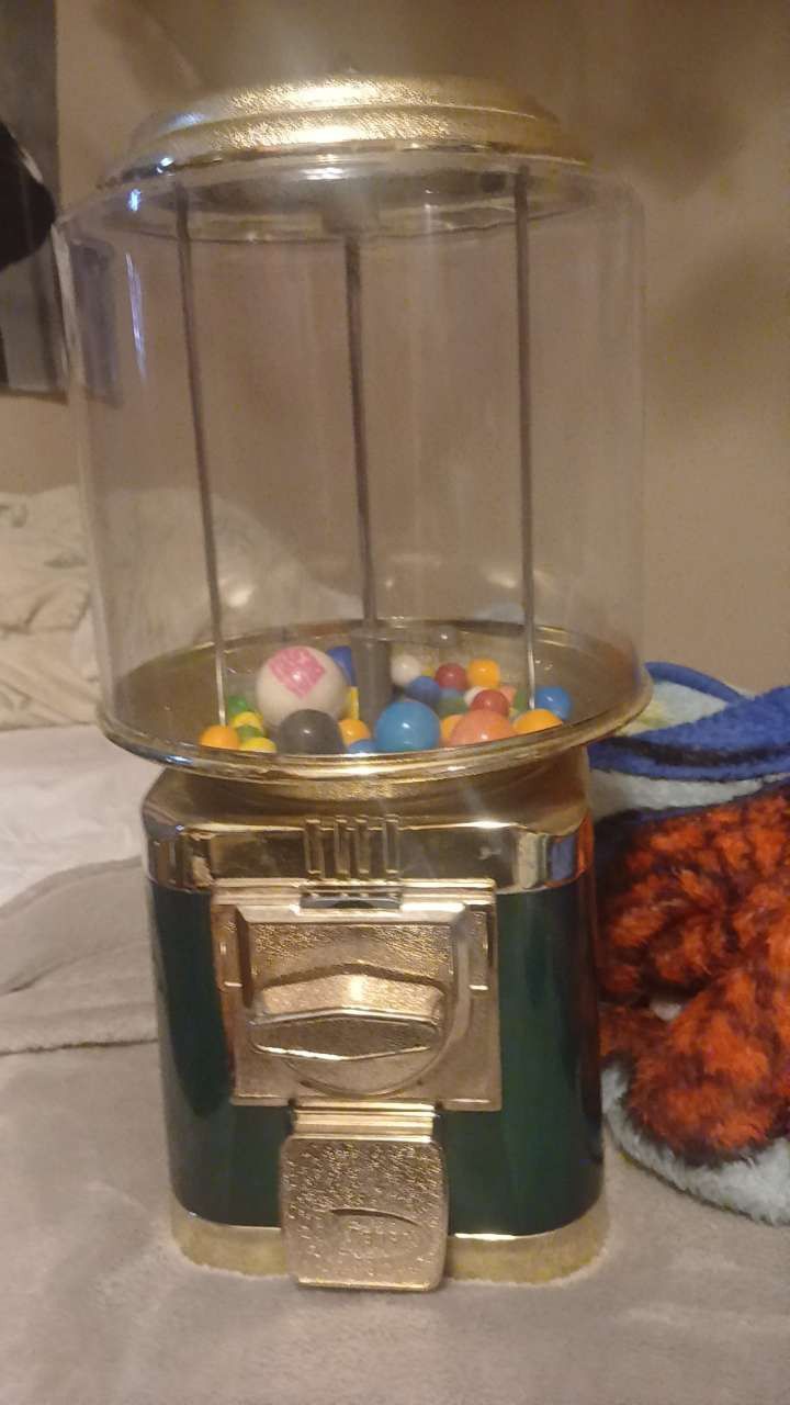 Seaga 25 Cent Gumball Machine