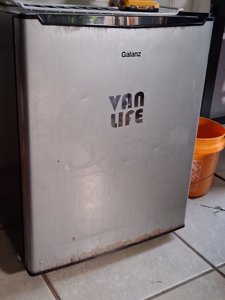 Galanz Mini Fridge