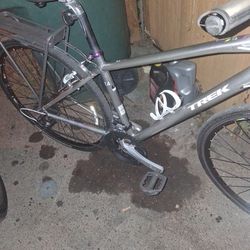 Trek 17.4 Mountain Bike 27 Speed 700 Ce