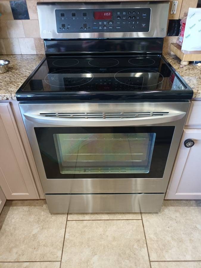 LG Range LRE3083ST Large Oven, Convection