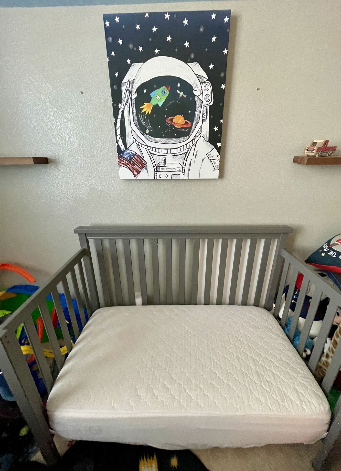 Nursery Furniture Set & Accessories! 