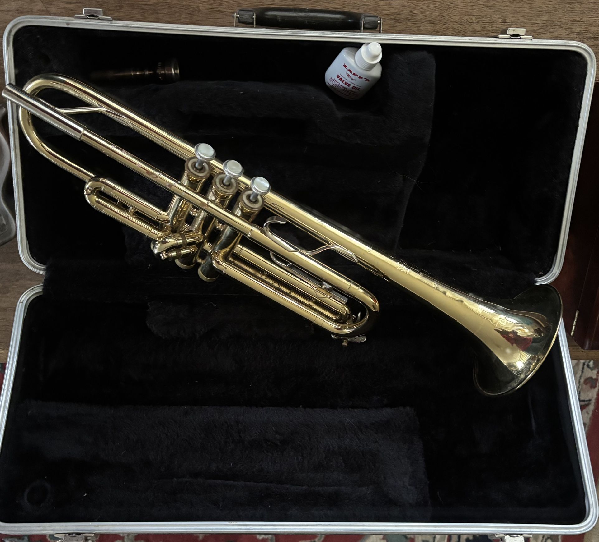 Gold Selmer Bundy Alto Saxophone With a Hard Cse