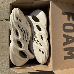 Yeezy Foam RNR - Men’s Size 5