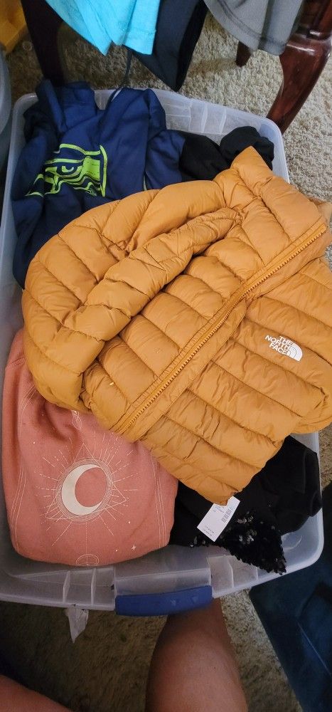 Box Full Of Sweatshirts /jackets/long Sleeves