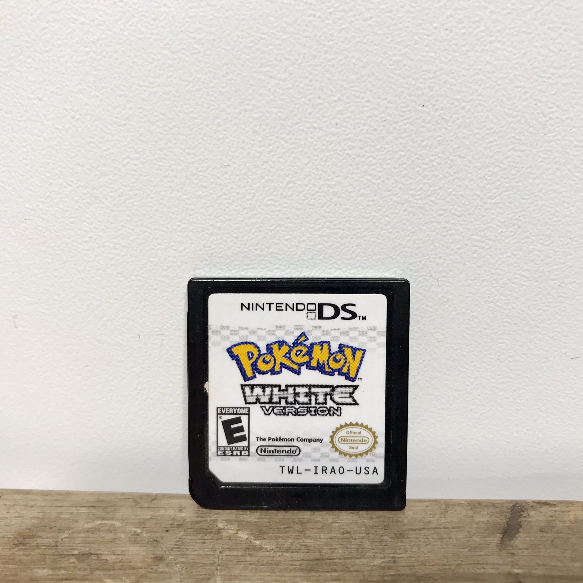 Pokemon White Version For Nintendo DS