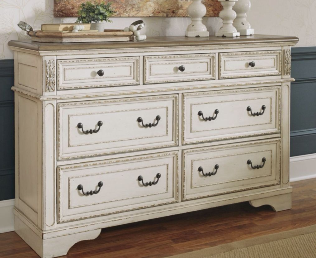 Signature Design by Ashley Realyn French Country 7 Drawer Two Tone Dresser, Chipped White