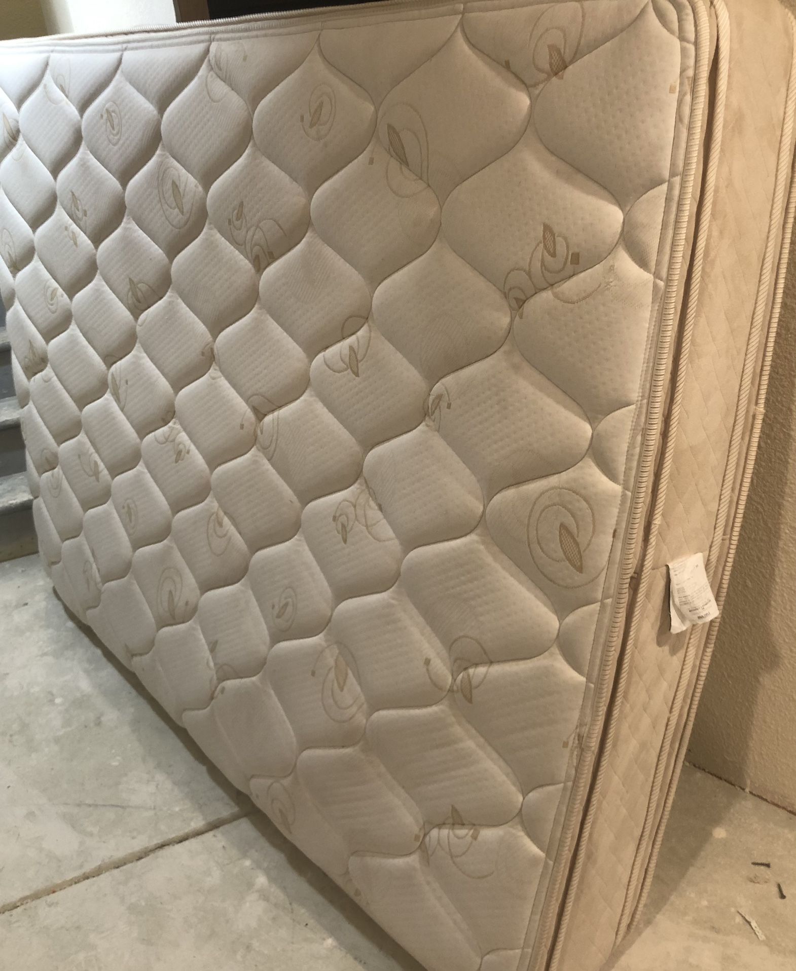 Free Queen Mattress-A Lot Of life left!