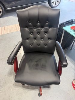 Black Leather Tufted Executive Office Chair