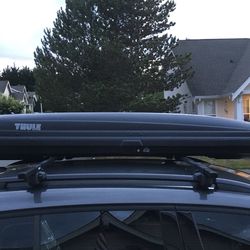 Thule Ascent 1100 Rooftop Cargo Carrier Box + locks keys Yakima