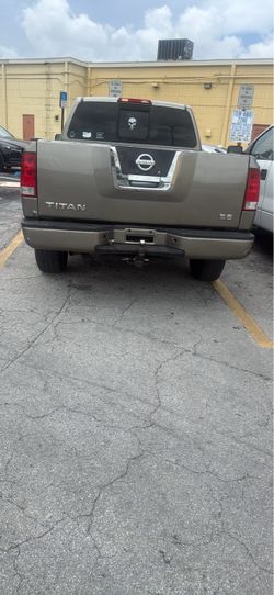 Nissan Titan 5.6 Pickup Truck