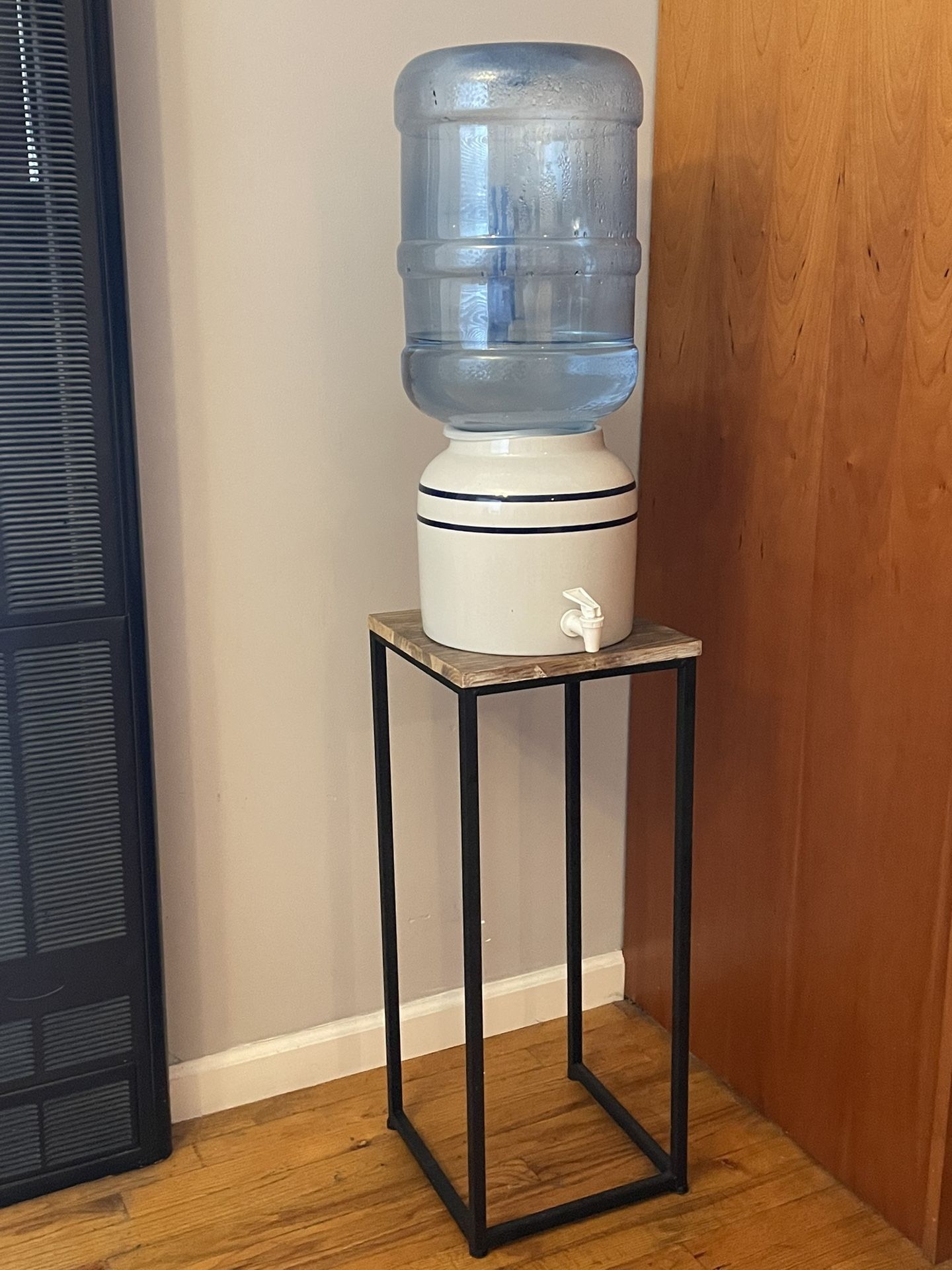 Porcelain Bottle Water Holder