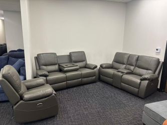 BRAND NEW 3 PIECES RECLINERS COUCH SET IN ORIGINAL BOX