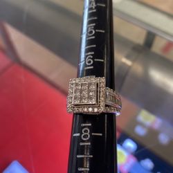 14k White gold Diamond Ring sz 7.5