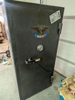 Used Safe - Combo known