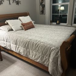 Queen Bed Set