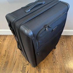 Tumi Extended Trip Expandable 4 Wheeled Packing Case