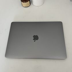 Apple MacBook Pro 13 inch (2020)