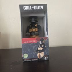 Call Of Duty Lt. Simon Ghost Riley Phone & Controller Holder Figure Cable Guys