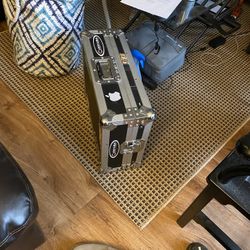 Dj Turntable  Along With The Case