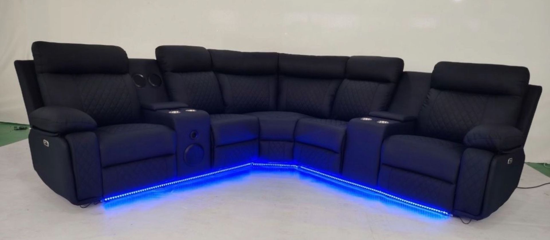 BLACK RECLINER SECTIONAL - SECCIONAL RECLINABLE EN NEGRO
