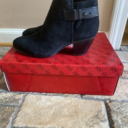New GUESS Black Booties - Size 6