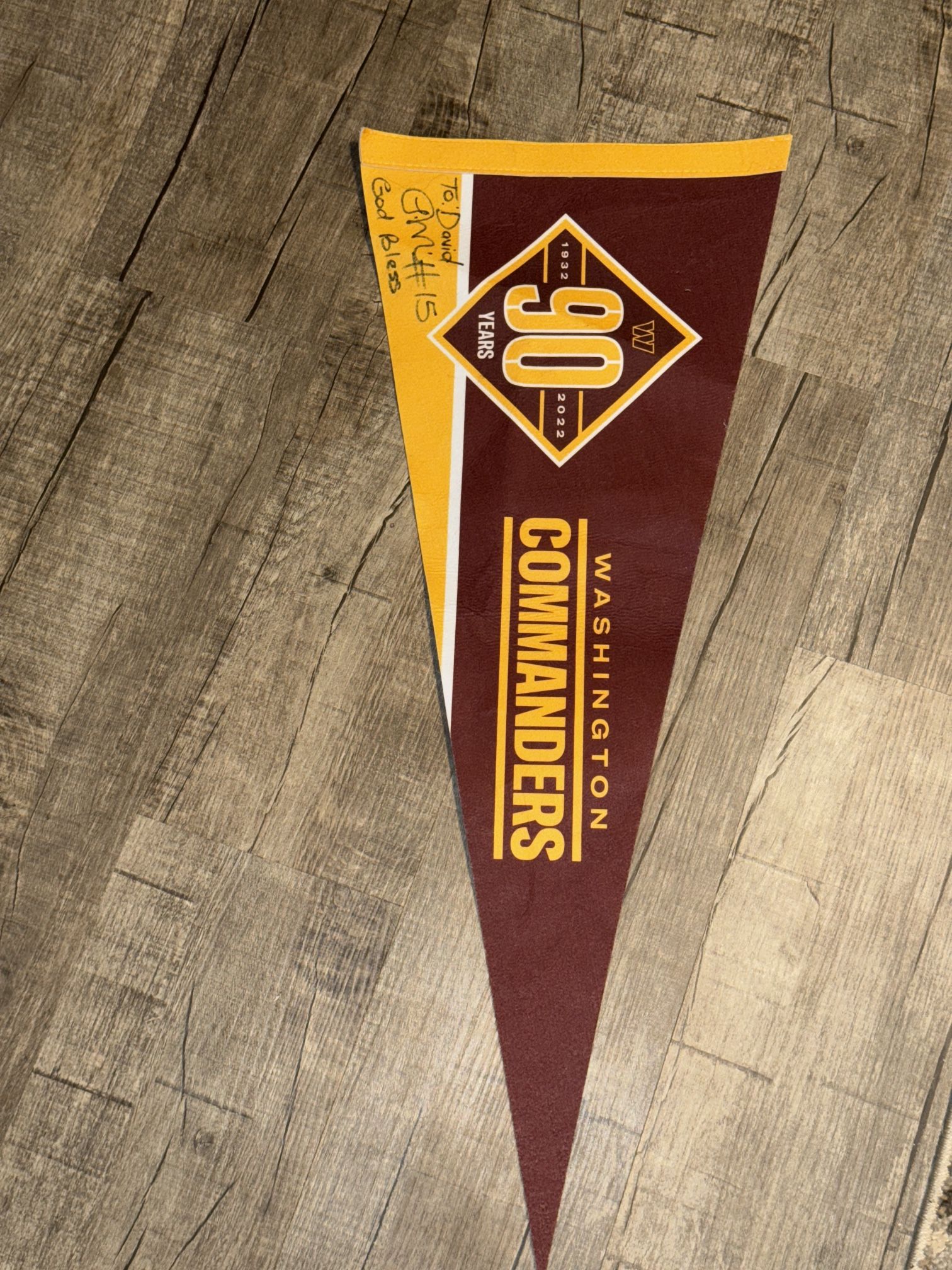 Washington commander’s unknown autographed pennant