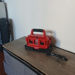 Cargador Milwaukee De 6 Vaterias
