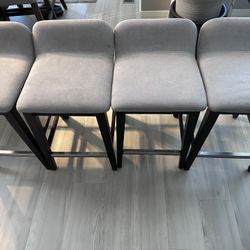 4 Grey Bar Stools Like New Condition