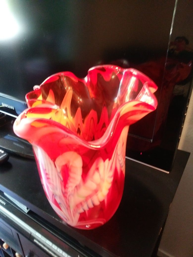 Vase ,3 diferent colors , size and brand