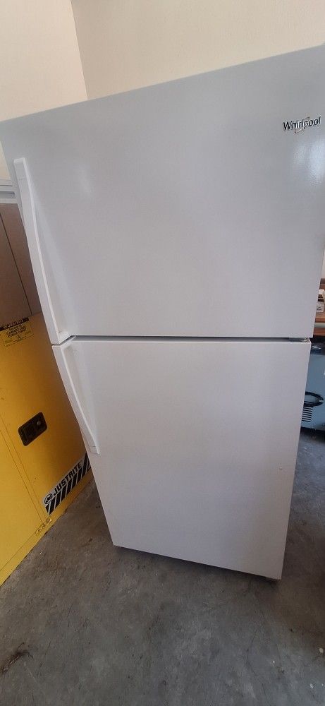 Whirlpool Fridge 18.2cu.ft. White
