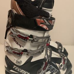 Tecnica Ski Boots Size 27-27.5