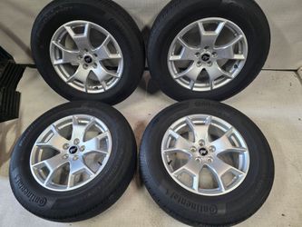 Like new Ford Bronco Sport Wheels 5x108 with Continental Pro Contact tirs