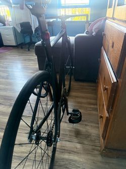Throne fixed Gear