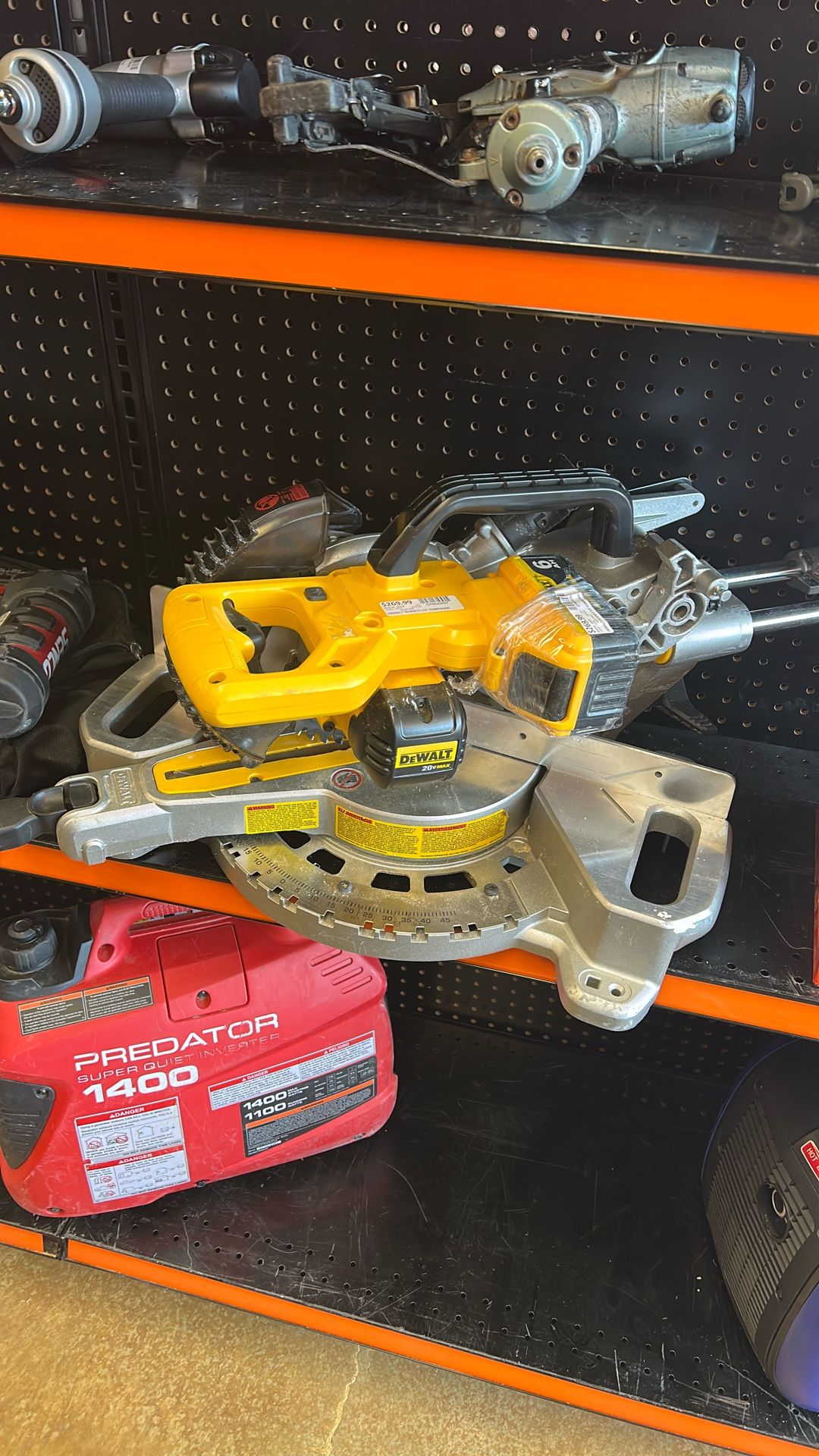 Dewalt, Dc S3617 quarter inch compound miter slide cordless saw with 6AH battery