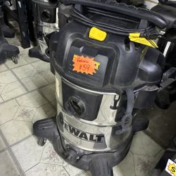 DeWalt wet/dry vacuum cleaner