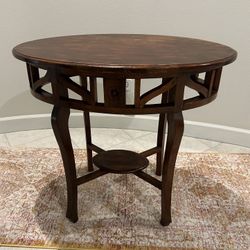 Queen Ann Style Lamb Table 