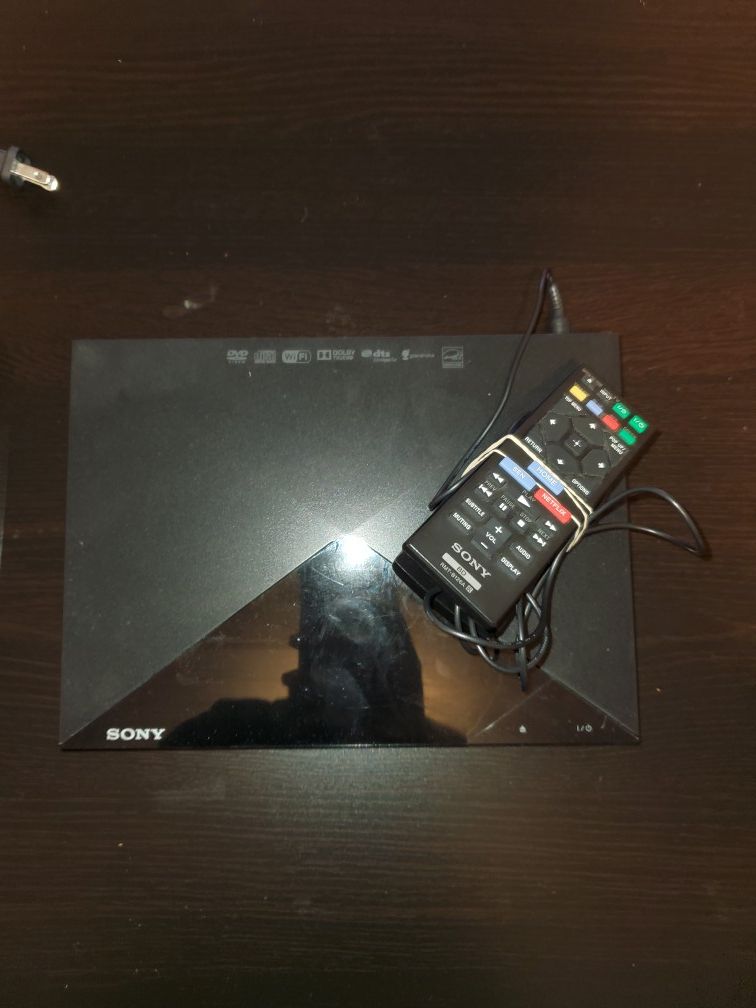 Sony BDPS3200 Blu-ray Disc Player with Wi-Fi