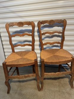 ***2 Antique French Twelve Louis XV Style Oak Ladder Back Rush Seat Kitchen Dining Chairs (Circa 1920)***