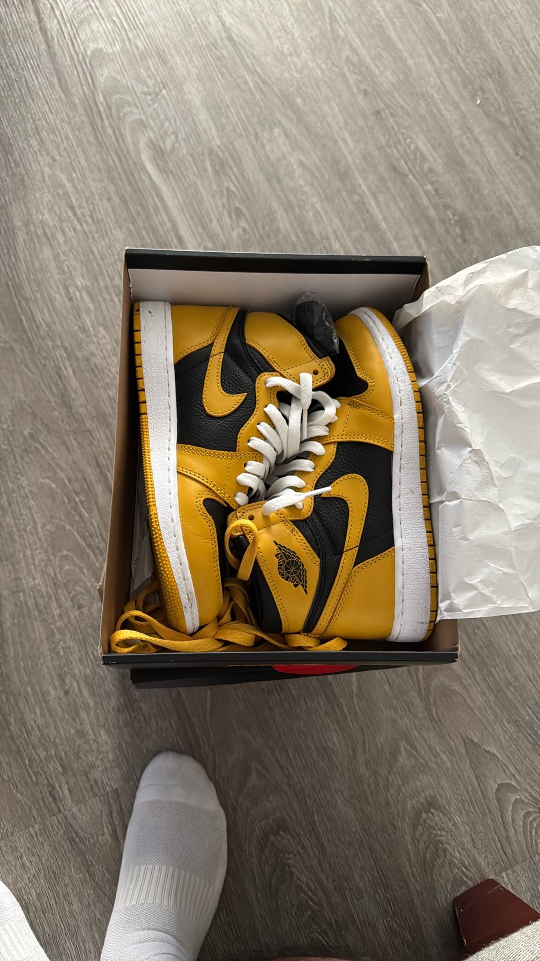 Jordan 1 Pollen! USED SZ 4.5! 50$ OBO