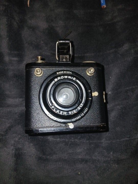 BROWNIE CAMARA
