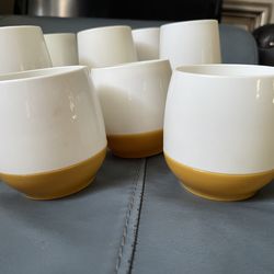 12 Piece Set Vintage Thermos Insulated Tumblers: White & Harvest Gold Plastic Cups