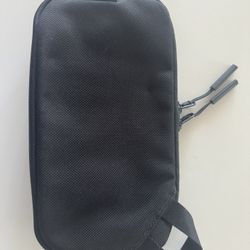 Aer Slim Pouch 1