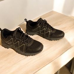 FILA tennis Shoes 10.5 Few Miles Almost New