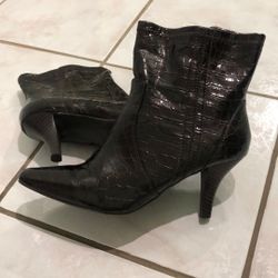 Women’s Boots Size 8 