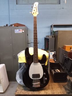 Hamer Slammer Bass Guitar