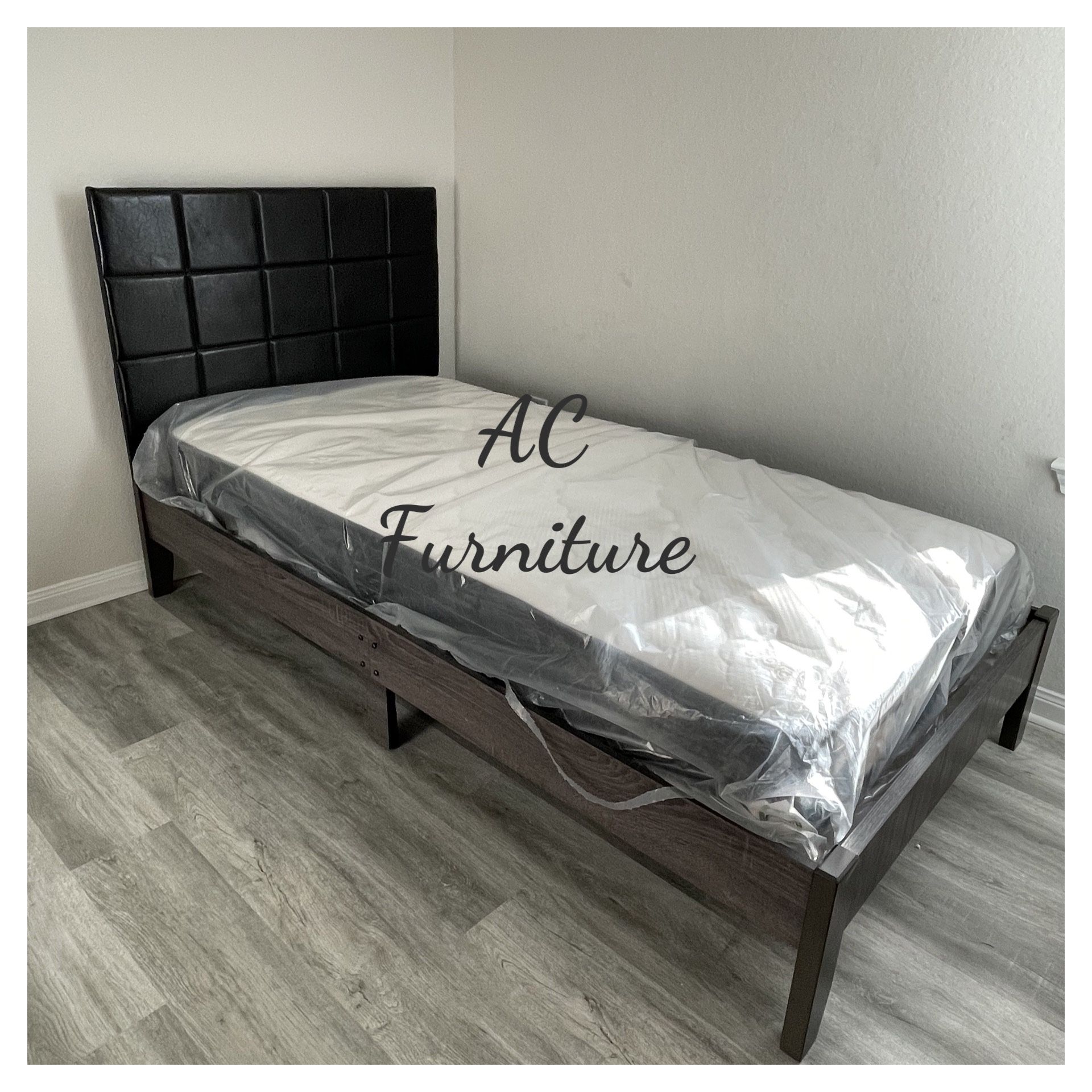 Twin Bed / With mattress