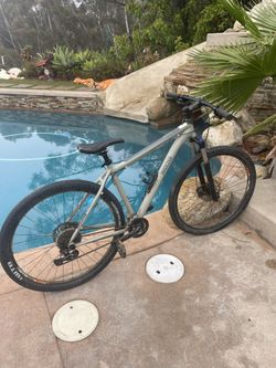 breezer hybrid moutain bike