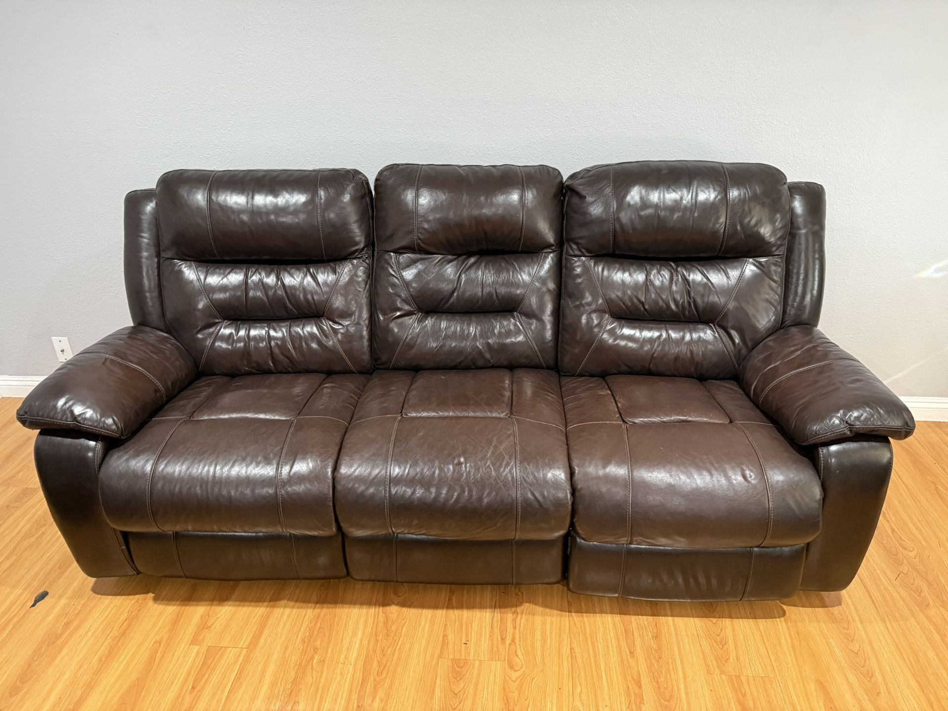 FREE Couch 🛋️ 88x40
