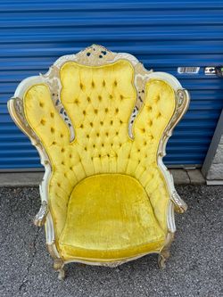Victorian Baroque Tufted Velvet Wingback Chair