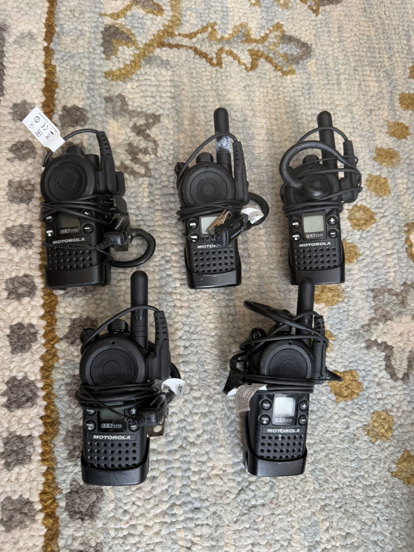 motorola cls1410 two way radio (no chargers)